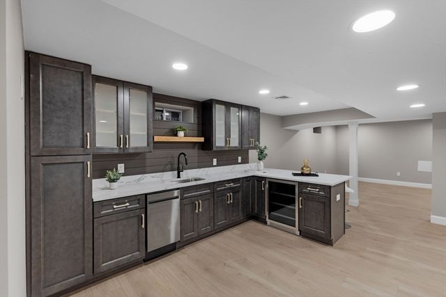 12 Brookside Ln, Norfolk, MA 02056