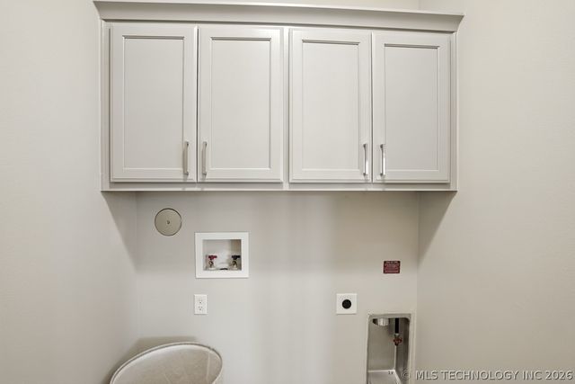 9069 E 62nd Place S, Tulsa, OK 74133