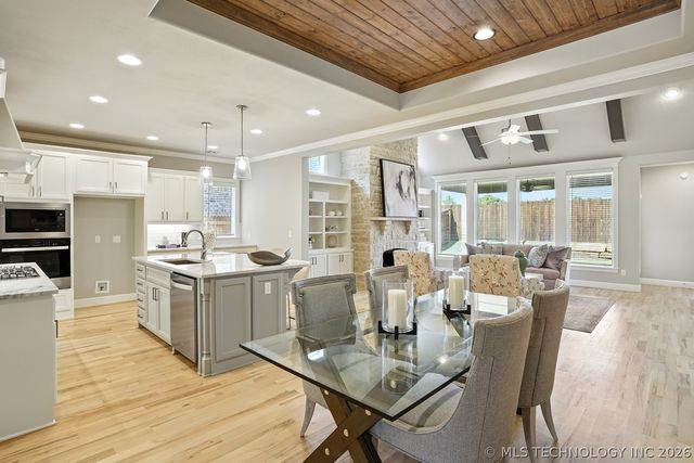 9069 E 62nd Place S, Tulsa, OK 74133