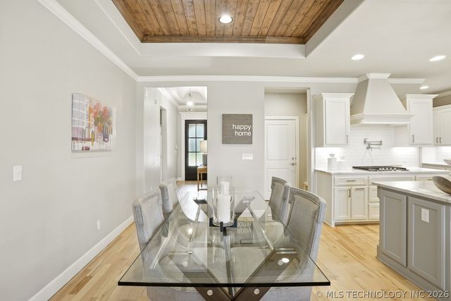 9069 E 62nd Place S, Tulsa, OK 74133