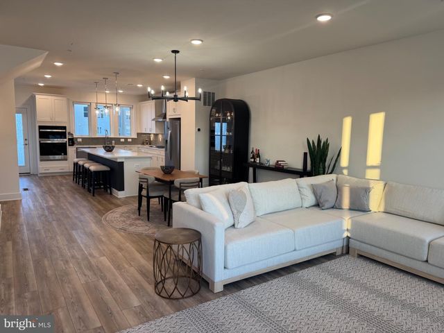 14305 DOWITCHER WAY, Boyds, MD 20841