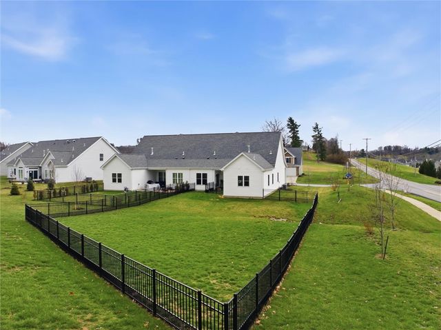 101 Imperial Dr, Adams Twp, PA 16059