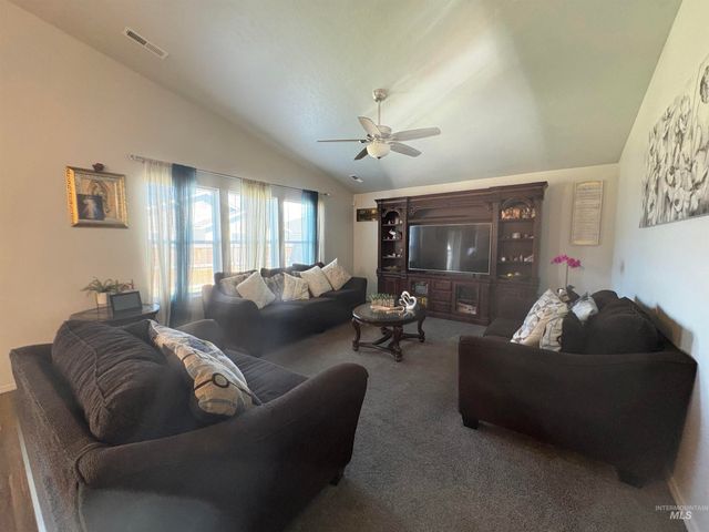 13572 Beatty St, Caldwell, ID 83607