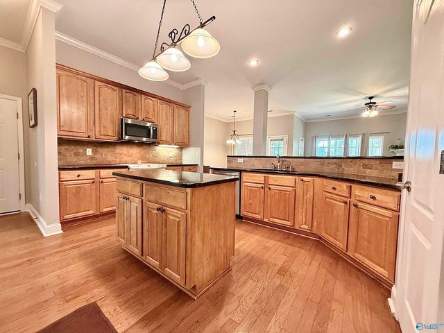 3015 Cobble Farms Drive, Owens Cross Roads, AL 35763
