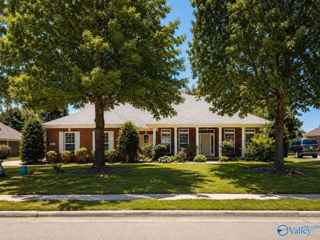3015 Cobble Farms Drive, Owens Cross Roads, AL 35763