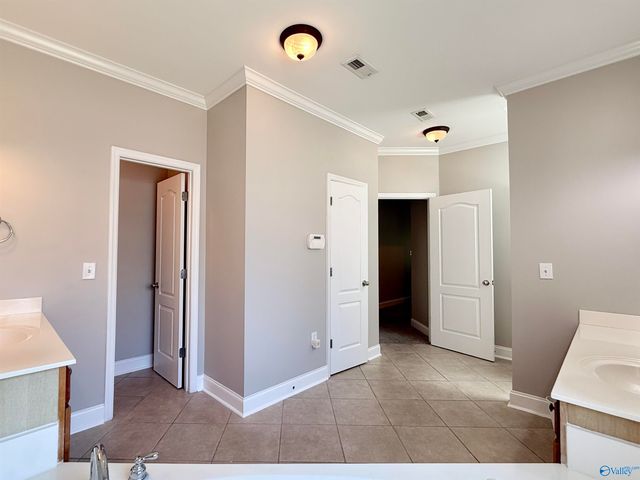 3015 Cobble Farms Drive, Owens Cross Roads, AL 35763
