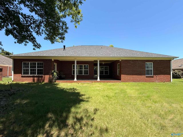 3015 Cobble Farms Drive, Owens Cross Roads, AL 35763