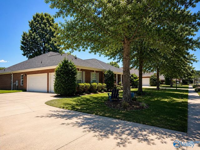 3015 Cobble Farms Drive, Owens Cross Roads, AL 35763