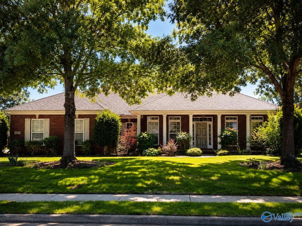 3015 Cobble Farms Drive, Owens Cross Roads, AL 35763