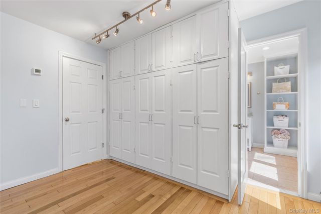 21 Tulip Tree Lane, Mamaroneck, NY 10543
