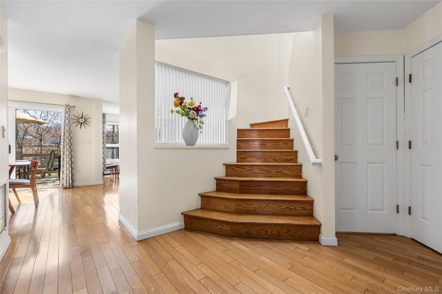 21 Tulip Tree Lane, Mamaroneck, NY 10543