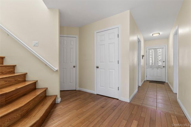 21 Tulip Tree Lane, Mamaroneck, NY 10543