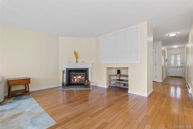 21 Tulip Tree Lane, Mamaroneck, NY 10543
