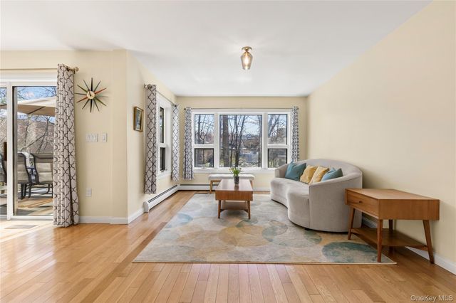 21 Tulip Tree Lane, Mamaroneck, NY 10543