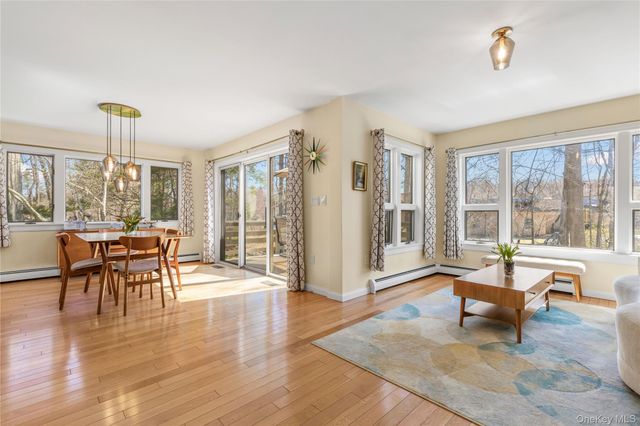 21 Tulip Tree Lane, Mamaroneck, NY 10543