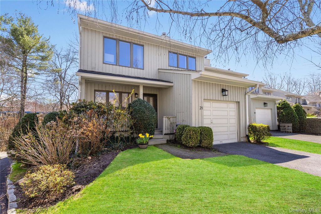 21 Tulip Tree Lane, Mamaroneck, NY 10543