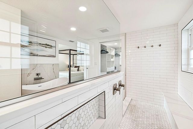8722 HICKORYWOOD LANE, Tampa, FL 33615