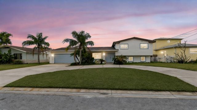 8722 HICKORYWOOD LANE, Tampa, FL 33615