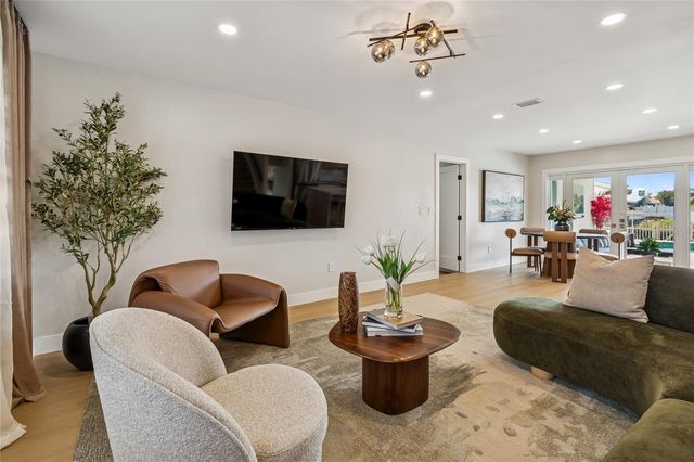 8722 HICKORYWOOD LANE, Tampa, FL 33615