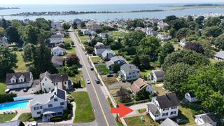 91 Grove Street, Clinton, CT 06413