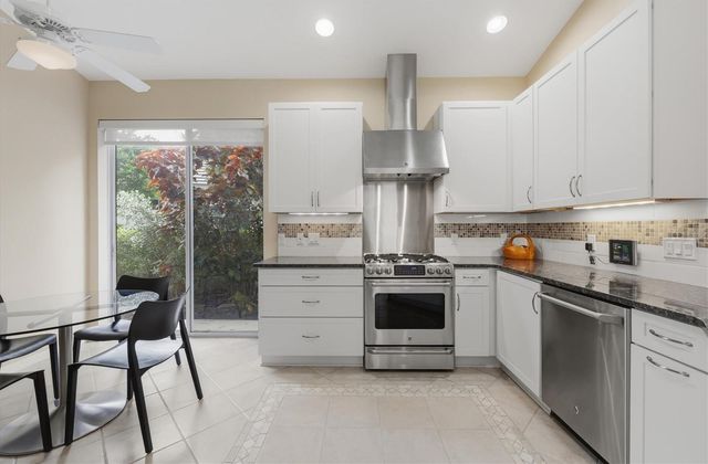 7235 KENSINGTON COURT, University Park, FL 34201