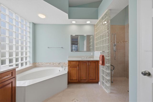 7235 KENSINGTON COURT, University Park, FL 34201