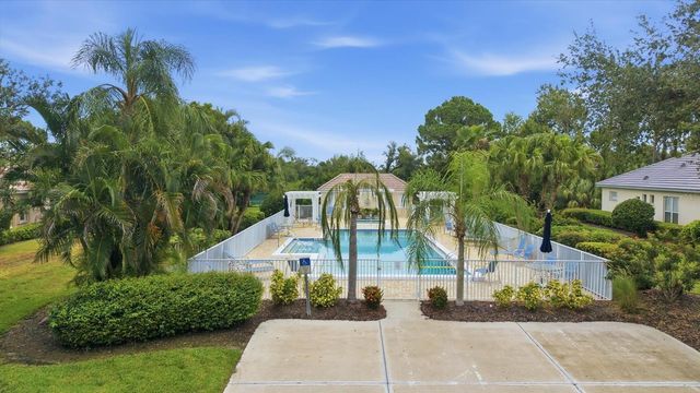 7235 KENSINGTON COURT, University Park, FL 34201