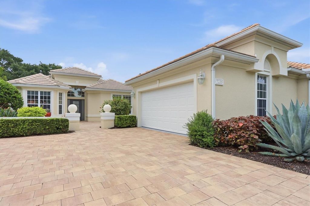 7235 KENSINGTON COURT, University Park, FL 34201