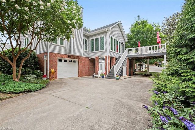 105 Saint Mary Drive, Kernersville, NC 27284