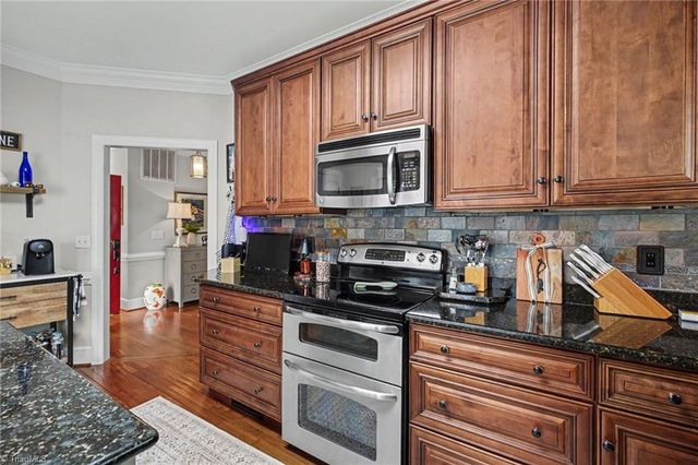 105 Saint Mary Drive, Kernersville, NC 27284