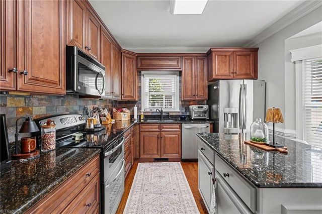 105 Saint Mary Drive, Kernersville, NC 27284