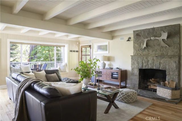 27780 Lakes Edge Road, Lake Arrowhead, CA 92352