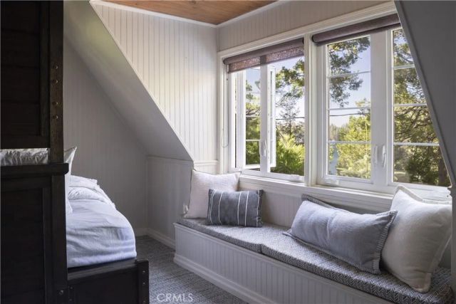 27780 Lakes Edge Road, Lake Arrowhead, CA 92352