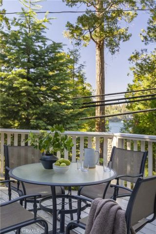 27780 Lakes Edge Road, Lake Arrowhead, CA 92352