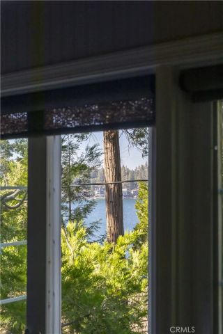 27780 Lakes Edge Road, Lake Arrowhead, CA 92352