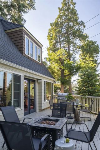 27780 Lakes Edge Road, Lake Arrowhead, CA 92352