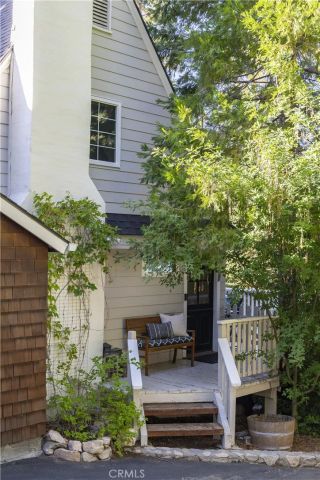 27780 Lakes Edge Road, Lake Arrowhead, CA 92352