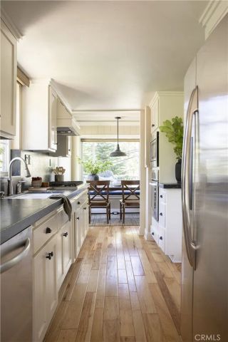 27780 Lakes Edge Road, Lake Arrowhead, CA 92352