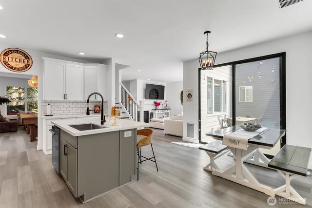 4784 Bridgeport Place, Mukilteo, WA 98275