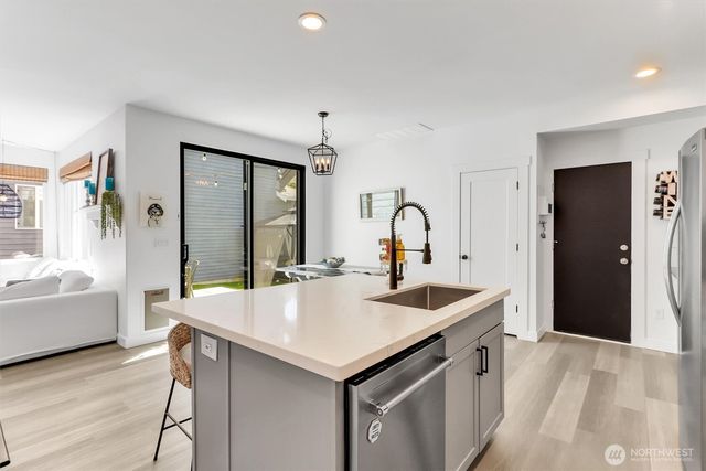 4784 Bridgeport Place, Mukilteo, WA 98275