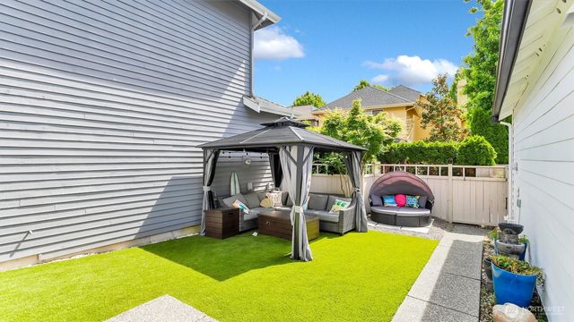 4784 Bridgeport Place, Mukilteo, WA 98275