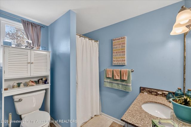 1011 Old Erin Way, Lansing, MI 48917