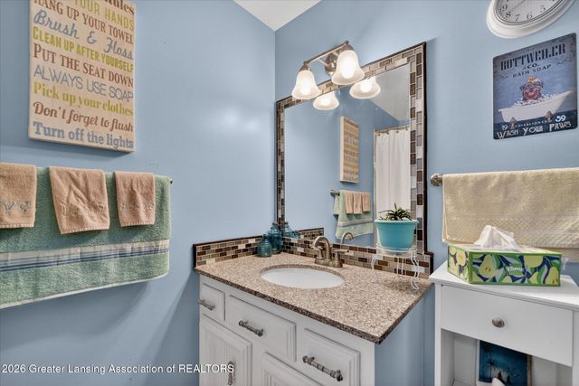 1011 Old Erin Way, Lansing, MI 48917