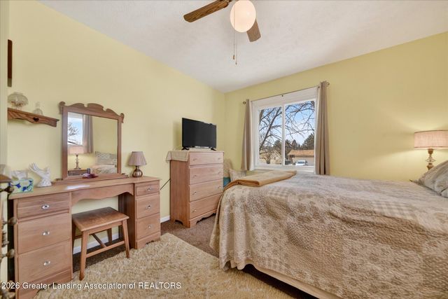 1011 Old Erin Way, Lansing, MI 48917