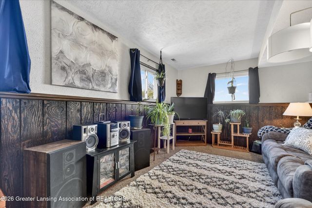 1011 Old Erin Way, Lansing, MI 48917