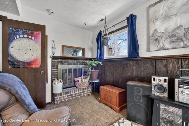 1011 Old Erin Way, Lansing, MI 48917