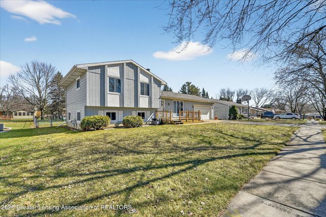 1011 Old Erin Way, Lansing, MI 48917