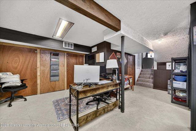 1011 Old Erin Way, Lansing, MI 48917