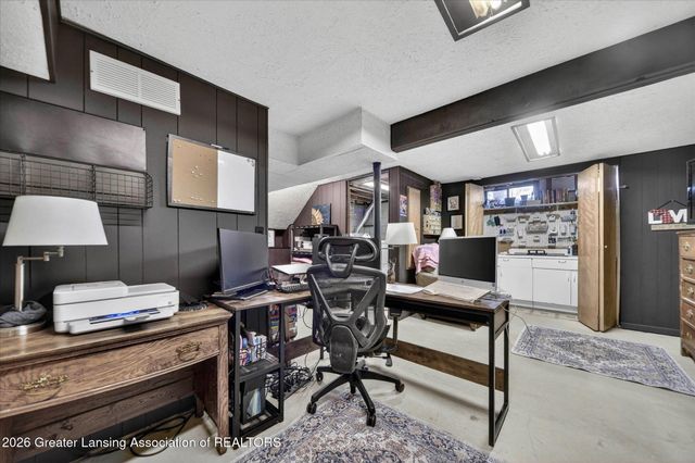 1011 Old Erin Way, Lansing, MI 48917