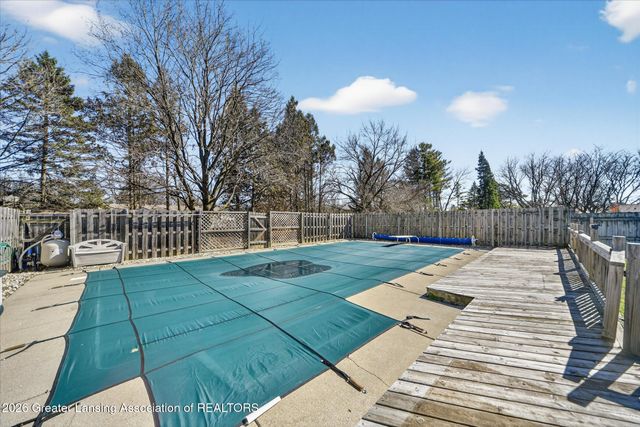 1011 Old Erin Way, Lansing, MI 48917